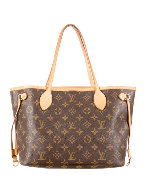 louis vuitton district pm bag|louis vuitton neverfull pm price.